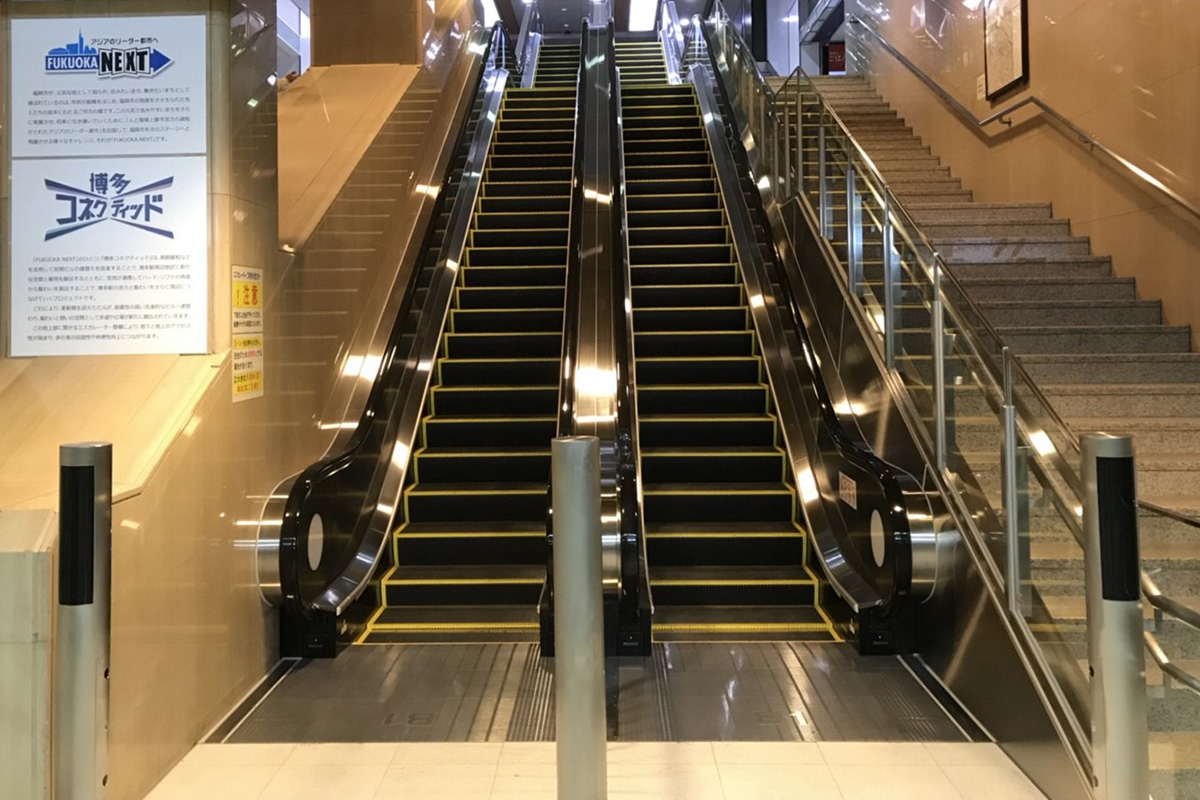 博多駅筑紫口エスカレーター
